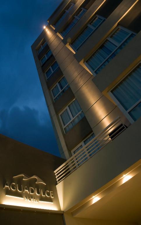 Agua Dulce Hotel Tandil Buitenkant foto